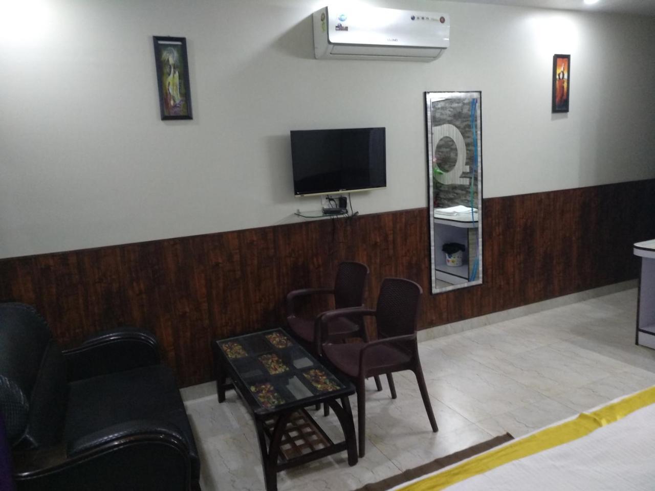 Hotel Rb Palace Dhaulpur Exteriér fotografie