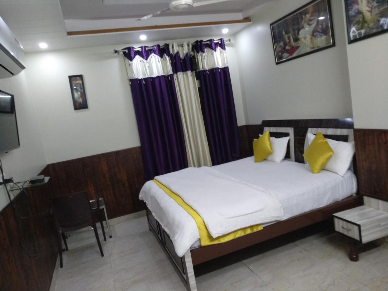 Hotel Rb Palace Dhaulpur Exteriér fotografie