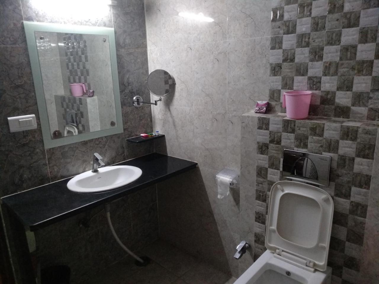 Hotel Rb Palace Dhaulpur Exteriér fotografie