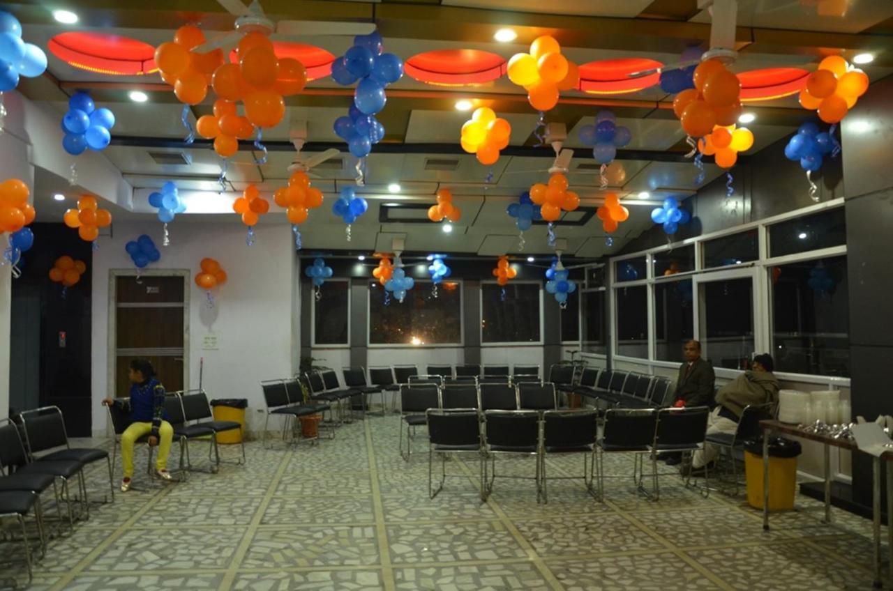 Hotel Rb Palace Dhaulpur Exteriér fotografie